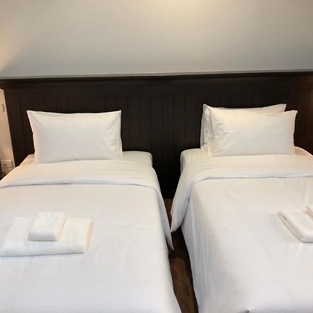Huern Kan Thong Hotel Phrae Exterior photo