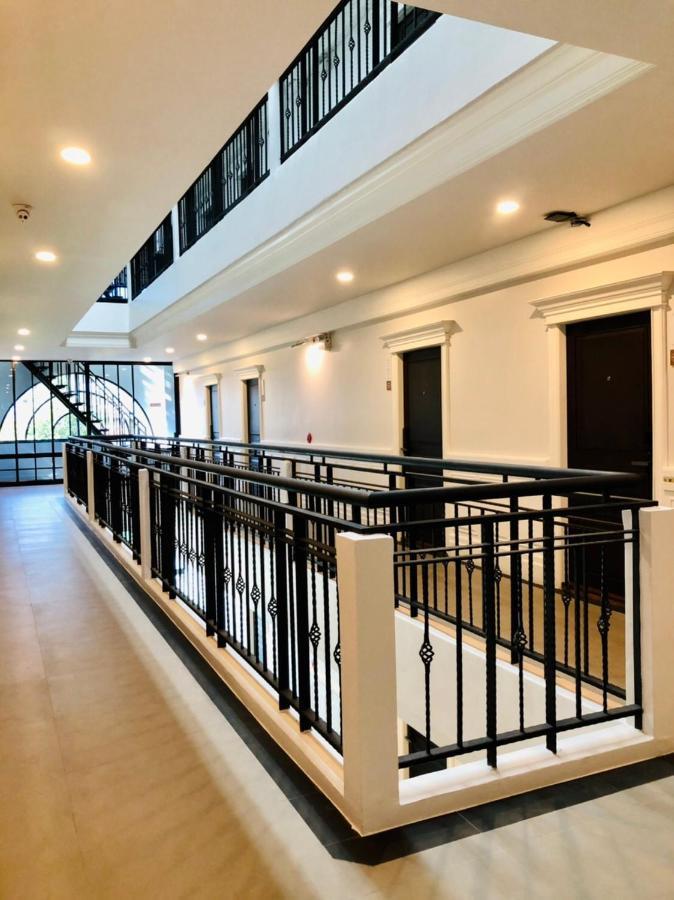 Huern Kan Thong Hotel Phrae Exterior photo